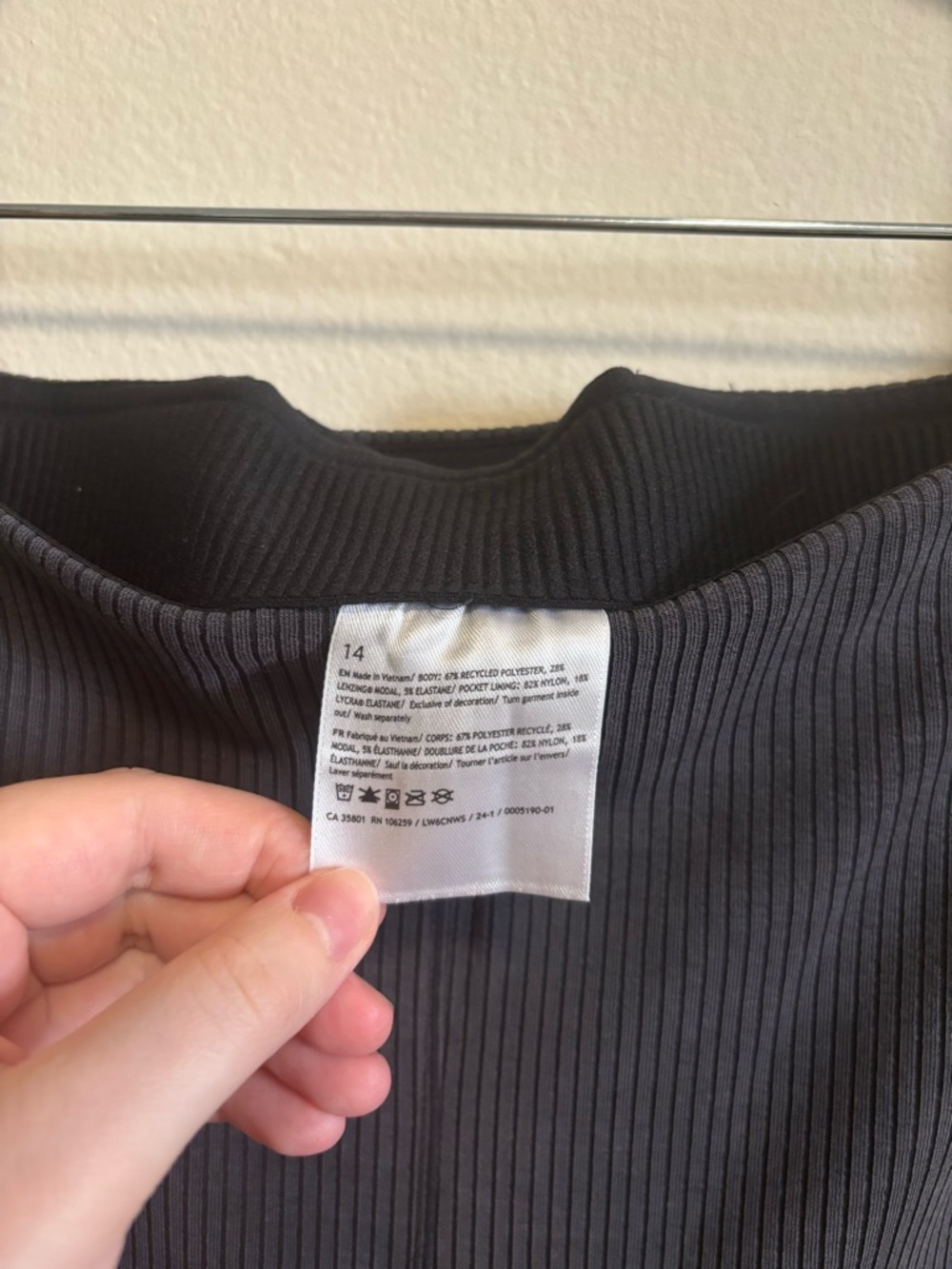 Lululemon Grey Ribbed Softstreme Zip-Leg High-Rise Cropped Pants 25" Size 14 - Picture 8 of 9